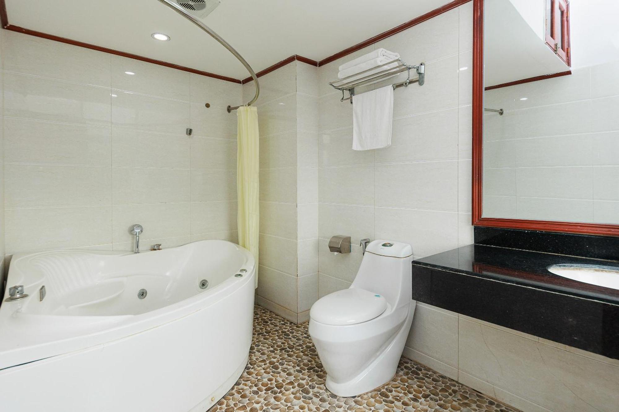 האנוי Oyo 472 Lenka Hotel מראה חיצוני תמונה